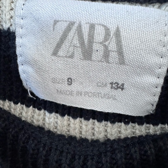 🖤ZARA Black and White Striped Sweater - Picture 2 of 5